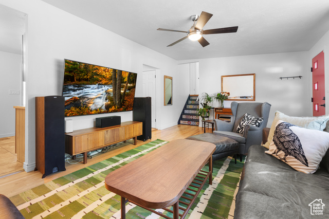 Photo 11 for MLS #2118684 at 3107 Hawthorne Ave