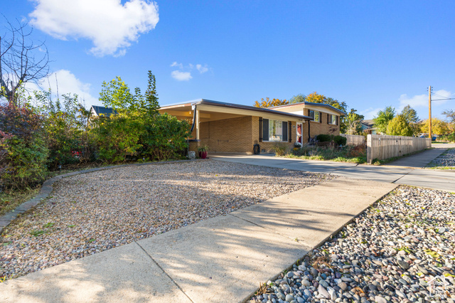 Photo 7 for MLS #2118684 at 3107 Hawthorne Ave