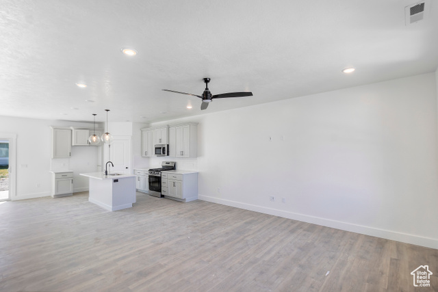 Photo 5 for MLS #2118685 at 127 1580 West