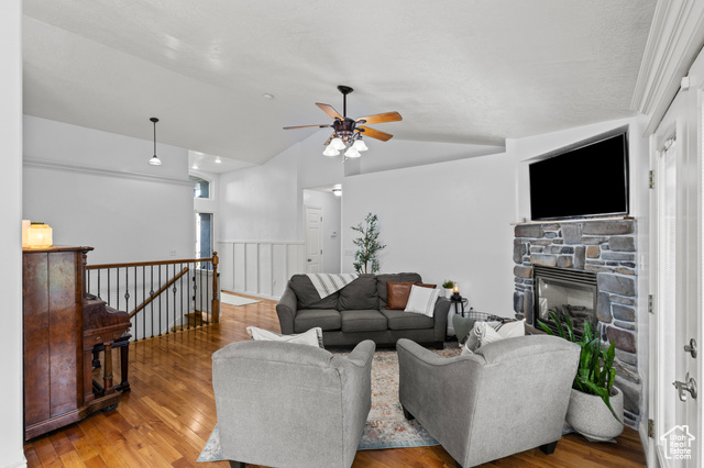 Photo 5 for MLS #2118699 at 39 E Andrews Ln
