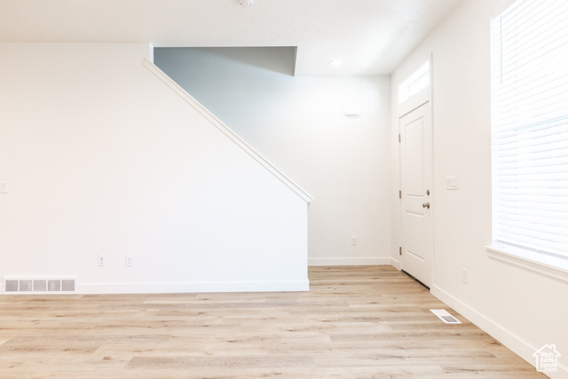 Photo 3 for MLS #2118703 at 520 S Orchard Dr #17