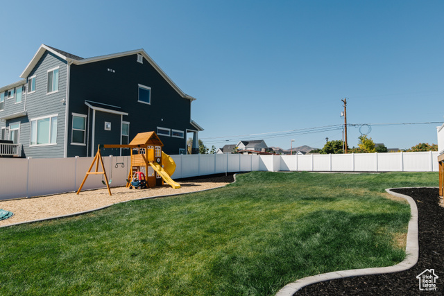 Photo 13 for MLS #2118704 at 893 N 1580 East
