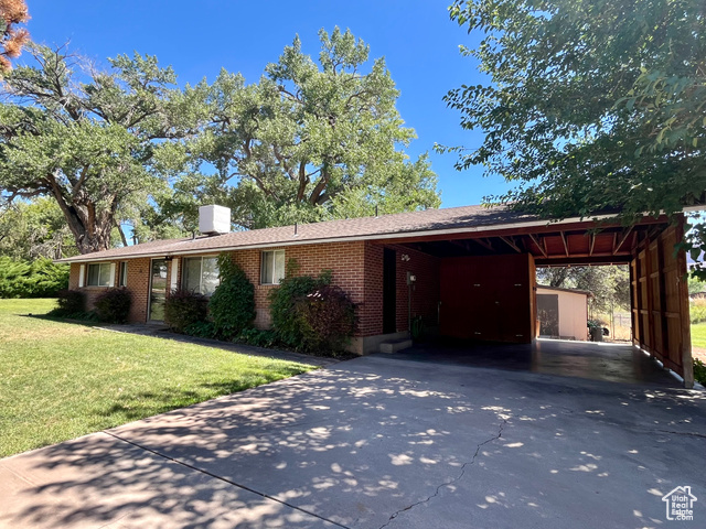 Photo 2 for MLS #2118724 at 2704 E Bench Rd