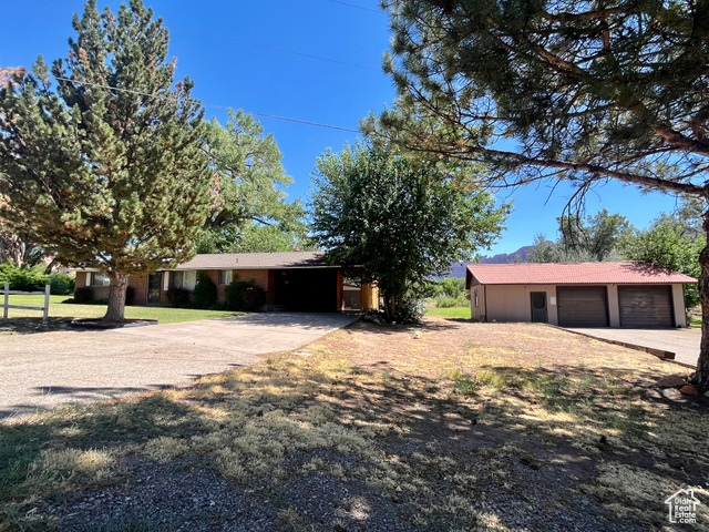 View photos for 2704 E Bench Rd MLS #2118724 - 2704 E Bench Rd