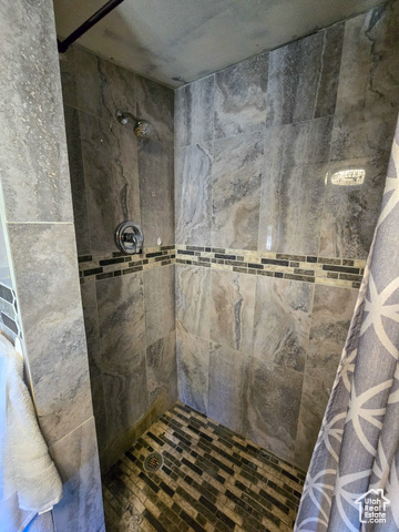 Photo 14 for MLS #2118725 at 366 W 1000 North