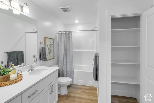 Photo 19 for MLS #2118730 at 335 W 1150 North #P301