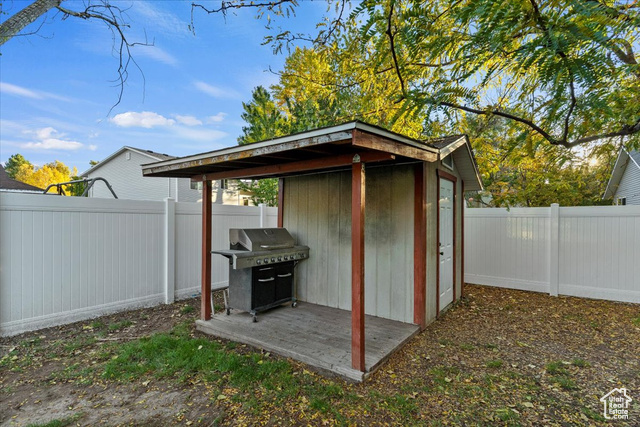 Photo 30 for MLS #2118736 at 818 E Creekside Dr