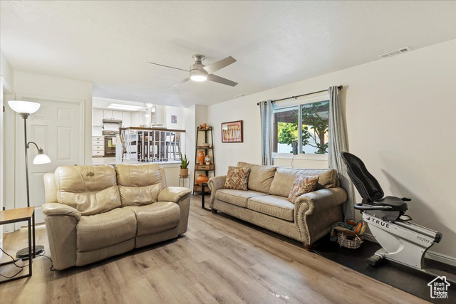 Photo 12 for MLS #2118736 at 818 E Creekside Dr