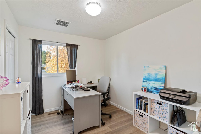 Photo 17 for MLS #2118736 at 818 E Creekside Dr