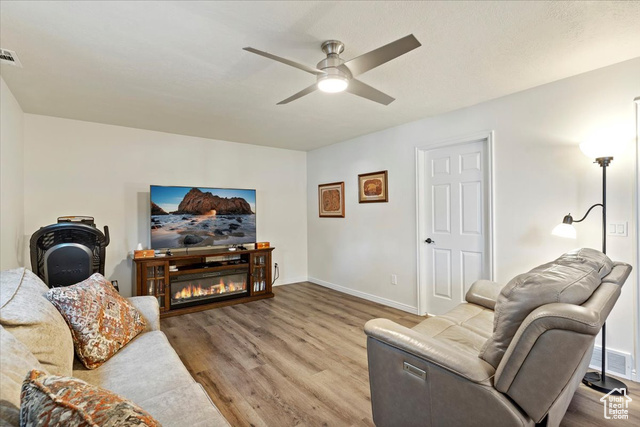 Photo 11 for MLS #2118736 at 818 E Creekside Dr