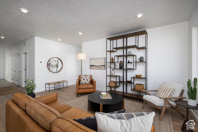 Photo 7 for MLS #2118744 at 234 W Waterstone Cir