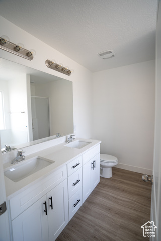 Photo 13 for MLS #2118746 at 2296 E Marigold Dr