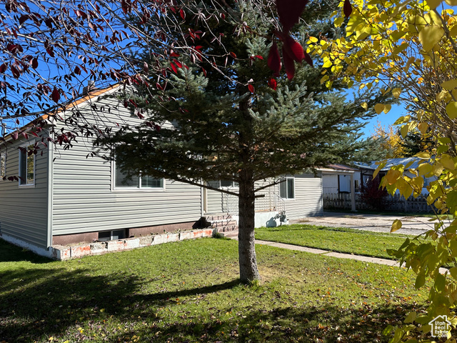 Photo 2 for MLS #2118757 at 582 7 West