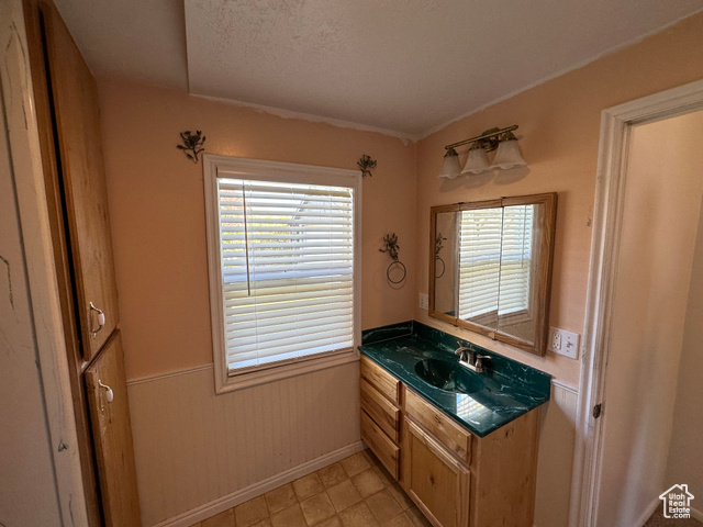 Photo 15 for MLS #2118757 at 582 7 West