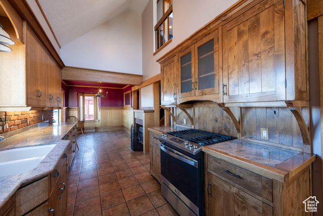 Photo 7 for MLS #2118758 at 321 Matterhorn Dr