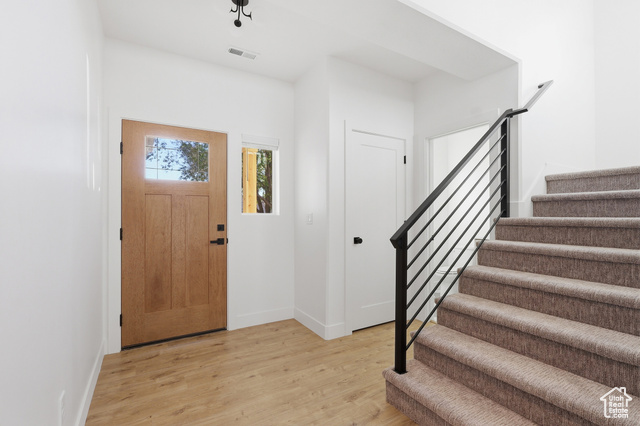 Photo 10 for MLS #2118779 at 1170 E Vitt Dr