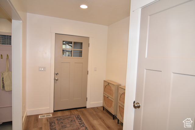 Photo 3 for MLS #2118790 at 1146 S 50 East