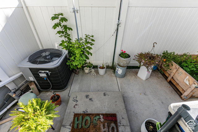 Photo 7 for MLS #2118791 at 475 N Redwood Rd #31