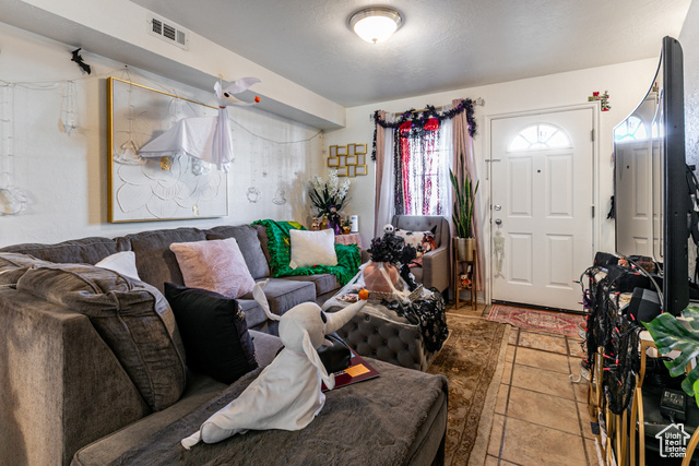 Photo 8 for MLS #2118791 at 475 N Redwood Rd #31