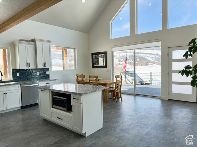 Photo 19 for MLS #2118793 at 1610 N Mackinaw Way