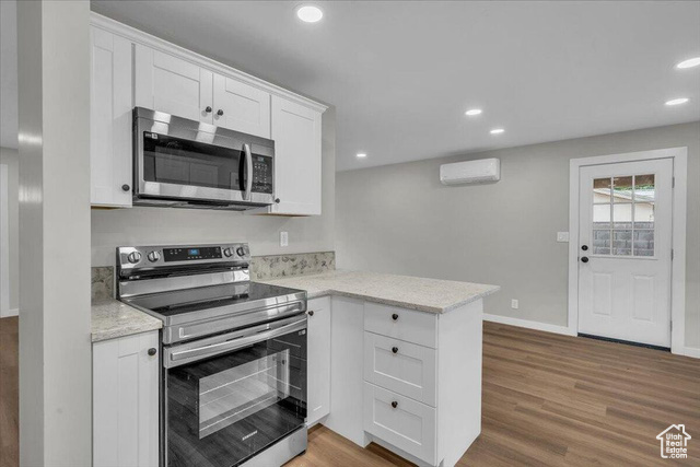 Photo 10 for MLS #2118802 at 134 S 200 East