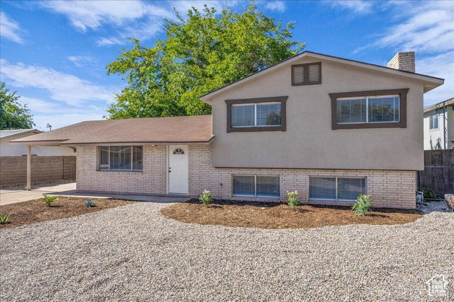 Photo 2 for MLS #2118802 at 134 S 200 East