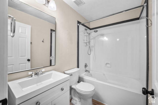 Photo 13 for MLS #2118803 at 2144 E 220 South