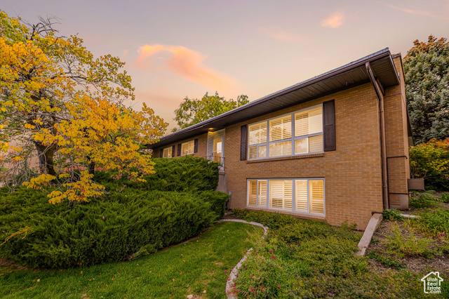View photos for 209 E Dorchester Dr MLS #2118813 - 209 E Dorchester Dr
