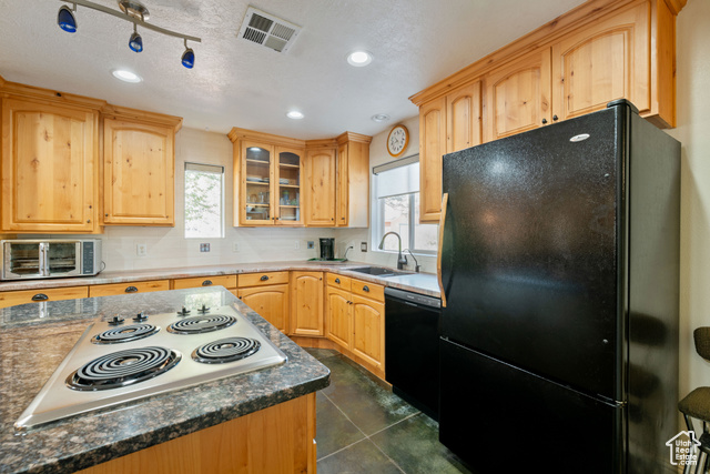 Photo 7 for MLS #2118818 at 1535 W Mcintosh Cir