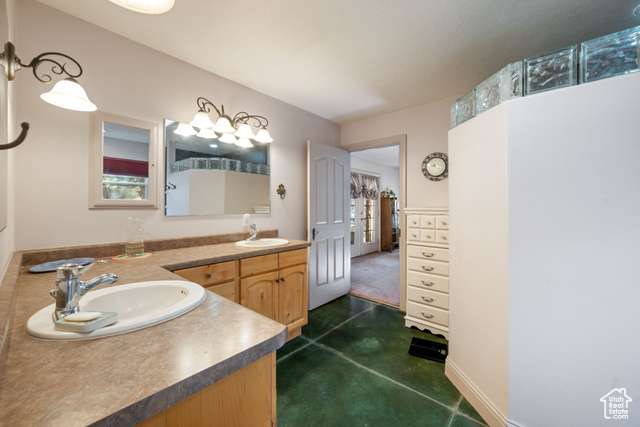 Photo 15 for MLS #2118818 at 1535 W Mcintosh Cir