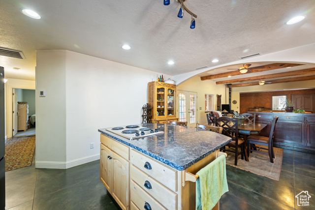 Photo 8 for MLS #2118818 at 1535 W Mcintosh Cir