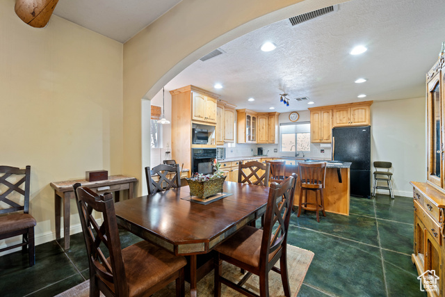 Photo 10 for MLS #2118818 at 1535 W Mcintosh Cir