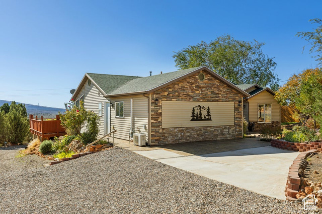 View photos for 370 E Foothill Cir MLS #2118823 - 370 E Foothill Cir