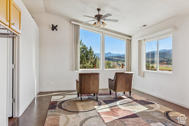 Photo 8 for MLS #2118823 at 370 E Foothill Cir