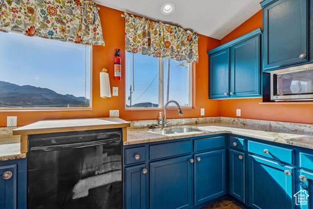 Photo 6 for MLS #2118823 at 370 E Foothill Cir