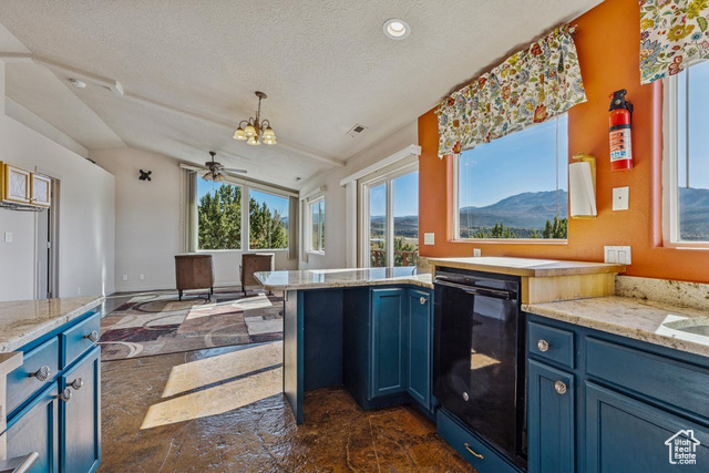 Photo 7 for MLS #2118823 at 370 E Foothill Cir