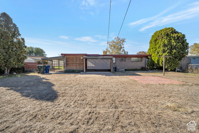 Photo 12 for MLS #2118841 at 3201 S Barney St