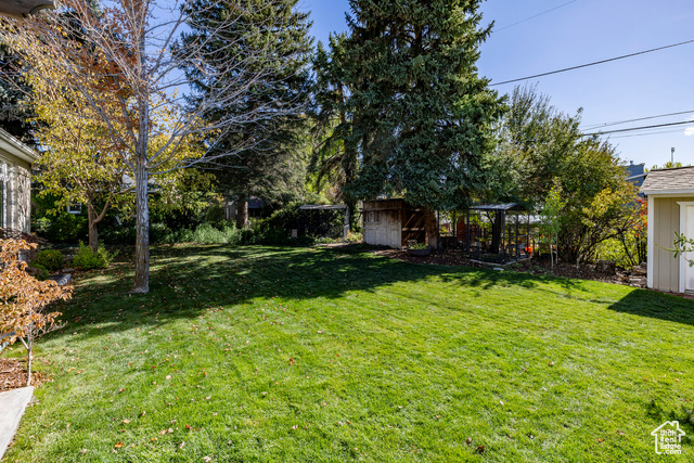 Photo 29 for MLS #2118845 at 1840 E Grover Ln