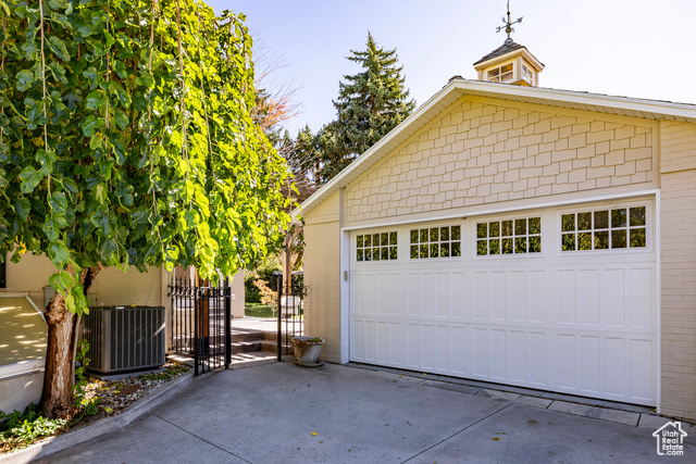 Photo 27 for MLS #2118845 at 1840 E Grover Ln