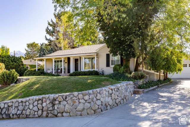 Photo 35 for MLS #2118845 at 1840 E Grover Ln