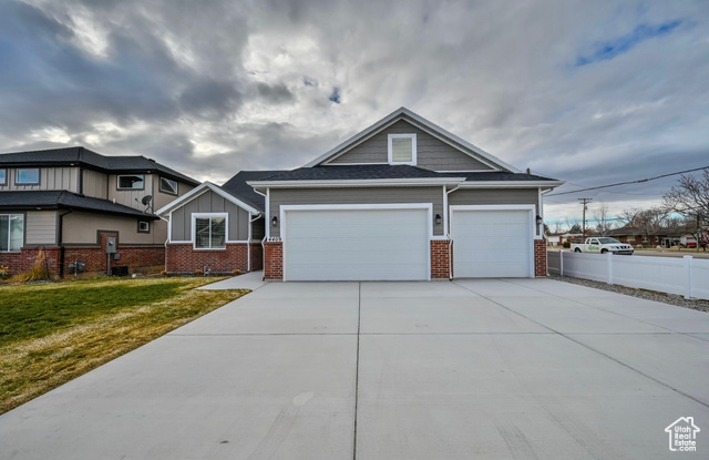 Photo 2 for MLS #2118858 at 4409 S 850 West