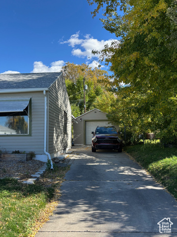 Photo 5 for MLS #2118862 at 3936 S Evelyn Rd