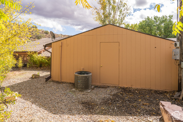 Photo 39 for MLS #2118875 at 2711 Old City Park