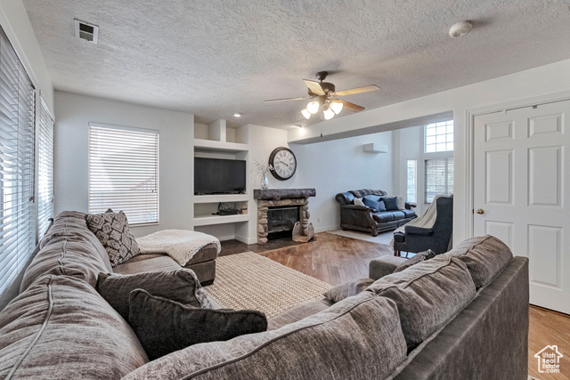 Photo 5 for MLS #2118877 at 9464 S Meckailee Cv