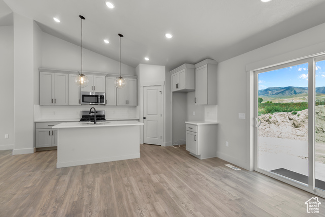 Photo 10 for MLS #2118903 at 570 N 600 West