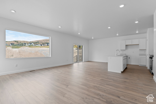 Photo 5 for MLS #2118907 at 197 E Levengrove Dr #176