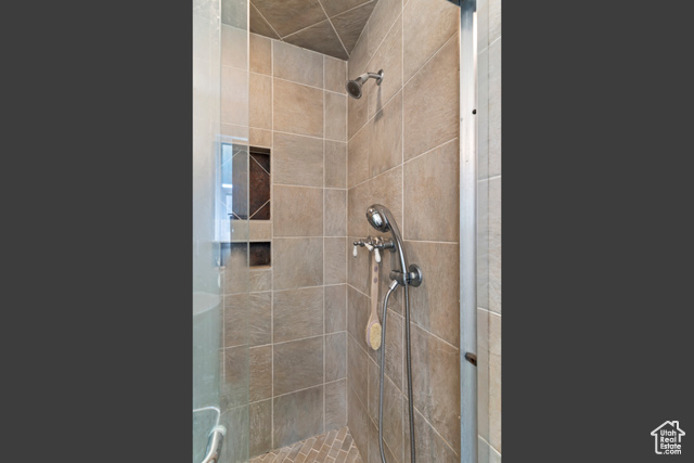 Photo 16 for MLS #2118913 at 668 N 275 East