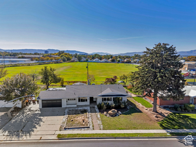 Photo 3 for MLS #2118928 at 59 W Princeton Dr