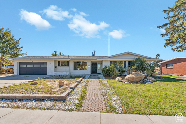 Photo 2 for MLS #2118928 at 59 W Princeton Dr