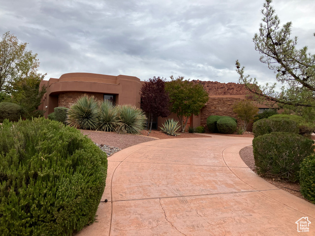 Photo 3 for MLS #2118931 at 1068 E Grandview Dr